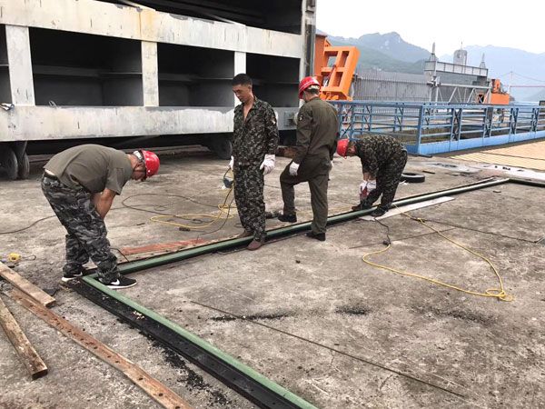 閘門水封更換、改造施工